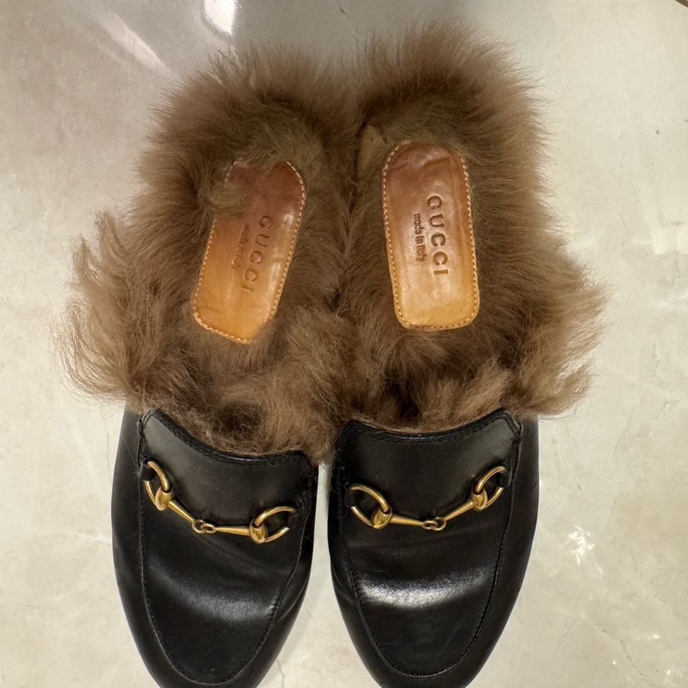 Gucci Black Leather Loafers with Brown Fur Trim